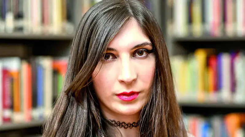 Cigni Selvaggi: Il Fumetto che Svela la Complessità del Corpo in Trasformazione