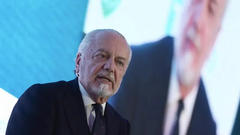 De Laurentiis Rivoluziona il Modello dello Stadio Calcio: 'Il Prodotto Va Ripensato'