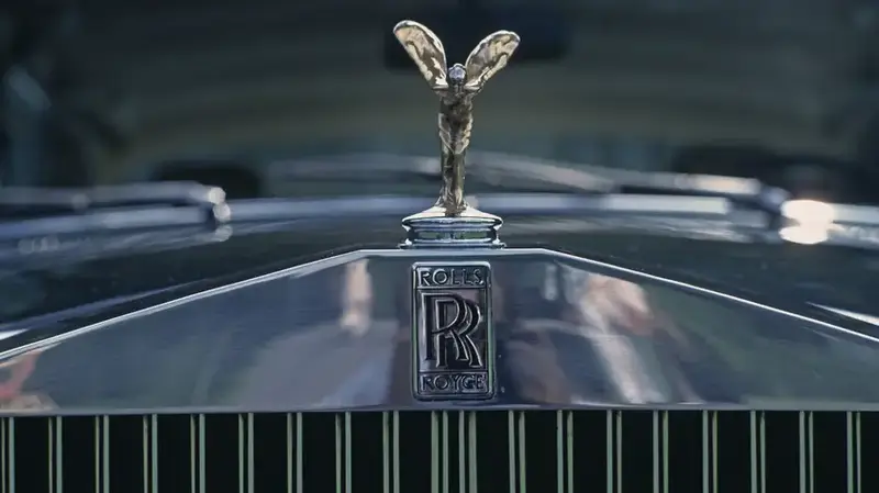 Rolls Royce e 100 Milioni Non Dichiarati: Sequestro da parte della Guardia di Finanza a Udine