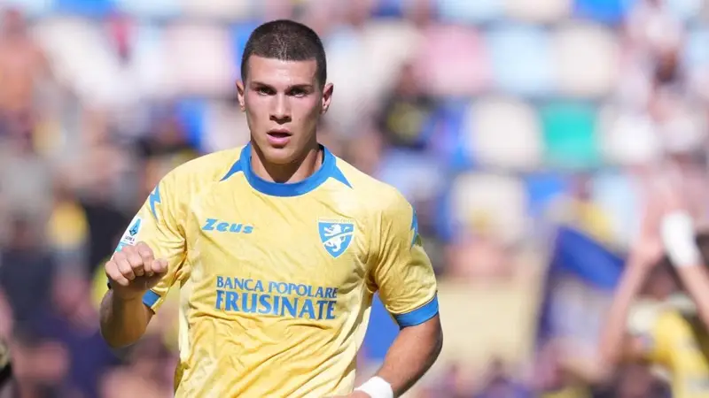 Frosinone-Sassuolo: Alvini e Aquilani scelgono le formazioni per il match