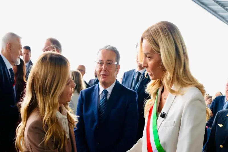 Meloni a Genova: Gaffe Salis e Intervento su Ericsson