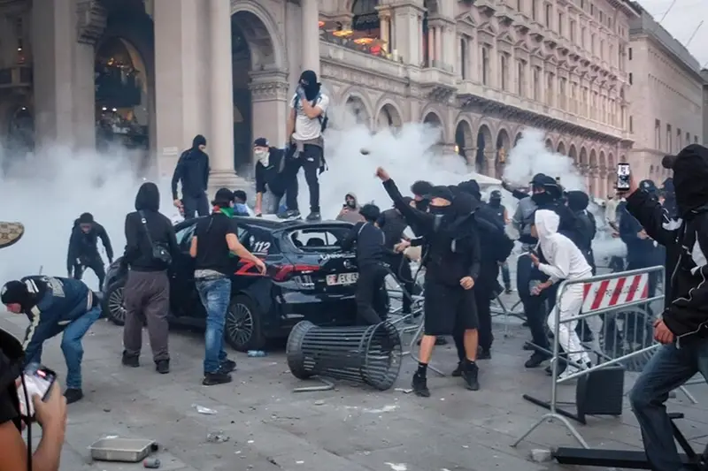 Guerriglia Urbana e Paura: l'Italia alla Ricerca di Risposte Concrete