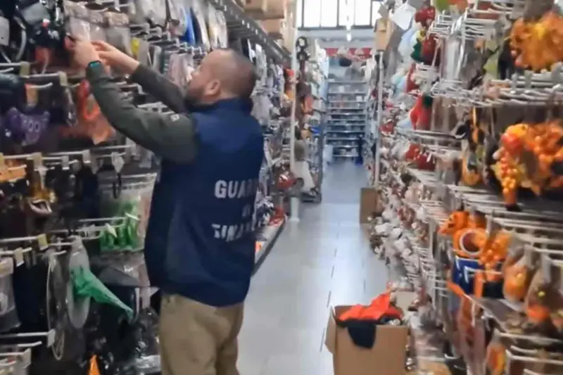 Halloween: a Napoli sequestrati oltre 270.000 articoli non sicuri