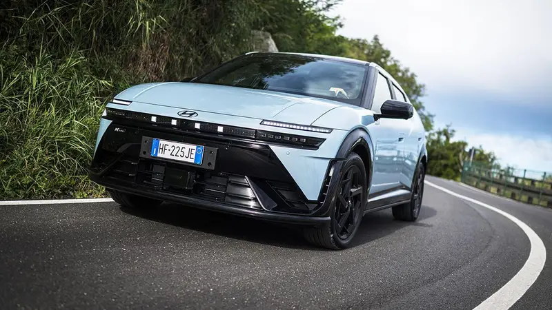 Hyundai Ioniq 3: Un Ritorno alle Radici per l'Elettrica