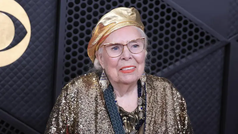 Joni Mitchell Diventa Cittadina Statunitense: Un Viaggio di 62 Anni