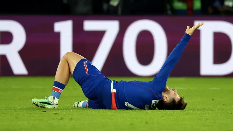 Kvaratskhelia al PSG: Rottura del Legamento Crociato Anteriore