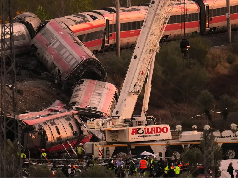 Farnesina: Due Cittadini Italiani Dispersi nello Scontro Tra Treni in Spagna