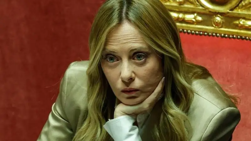 Meloni al Senato: Richieste di Flessibilità Ue e Sostegno all'Ucraina nel Mezzo di Tensioni Internazionali