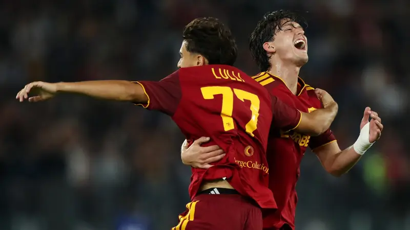 Roma Vince contro il Genoa: Castro in Spettacolo, Gasp Ripartenza