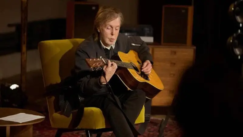 Paul McCartney Preoccupato per l'Aspetto nel Nuovo Biopic dei Beatles