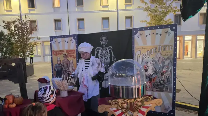 Pordenone, Piazza della Motta: Un'Invasione di Streghe e Fantasmi
