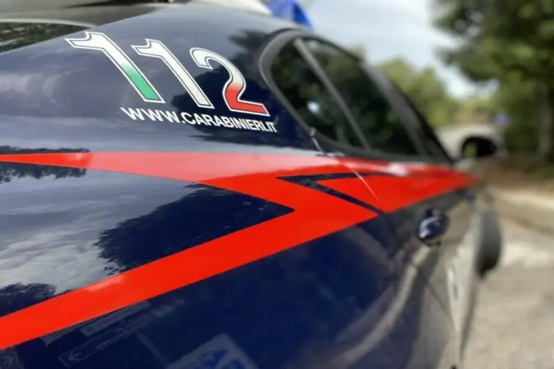 Bergamo: Arresto Domiziali per Violenza e Minacce, Compagna Lascia l'Italia