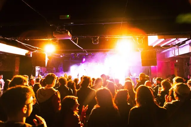 Spaghetti Unplugged: Ritorno alla Musica dal Vivo a Roma e Milano