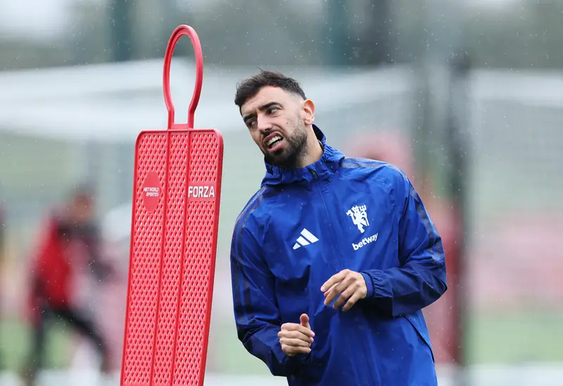 Rooney critica Fernandes: 'È arrivato al limite, va dalla panchina'