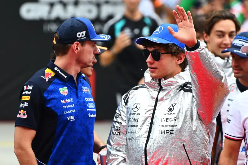 Verstappen Vince a Sepang, Antonelli Sorprende e Hamilton Ritorna in Gloria